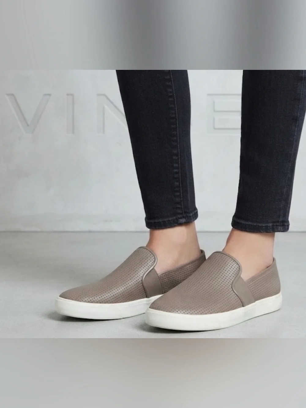 Authentic Vince leather slip on sneakers sz 9